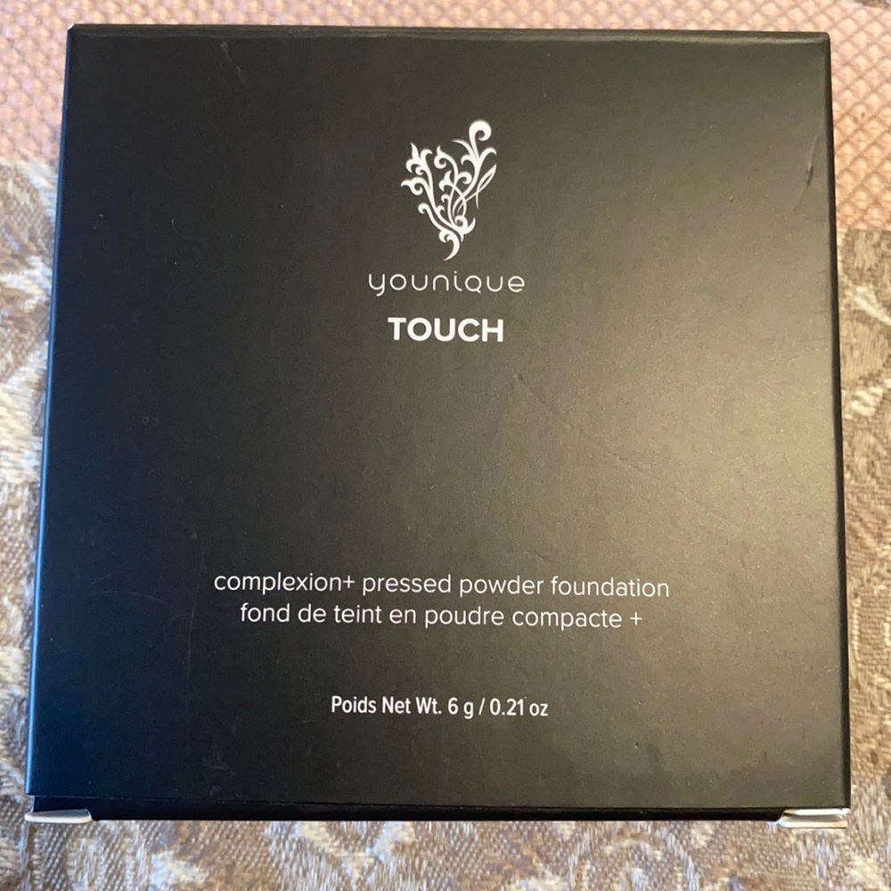 Younique complexion+ powder foundation